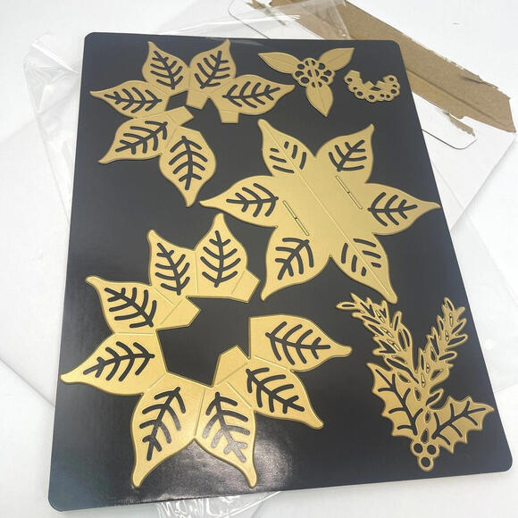 Anna Griffin Poinsettia Pop Up Dies Large Magnetic Mat AG-1003H Christmas Flower - Picture 6 of 9